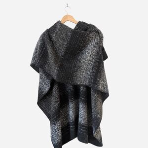 Woolrich Women's Black and Grey Blanket Wrap Poncho